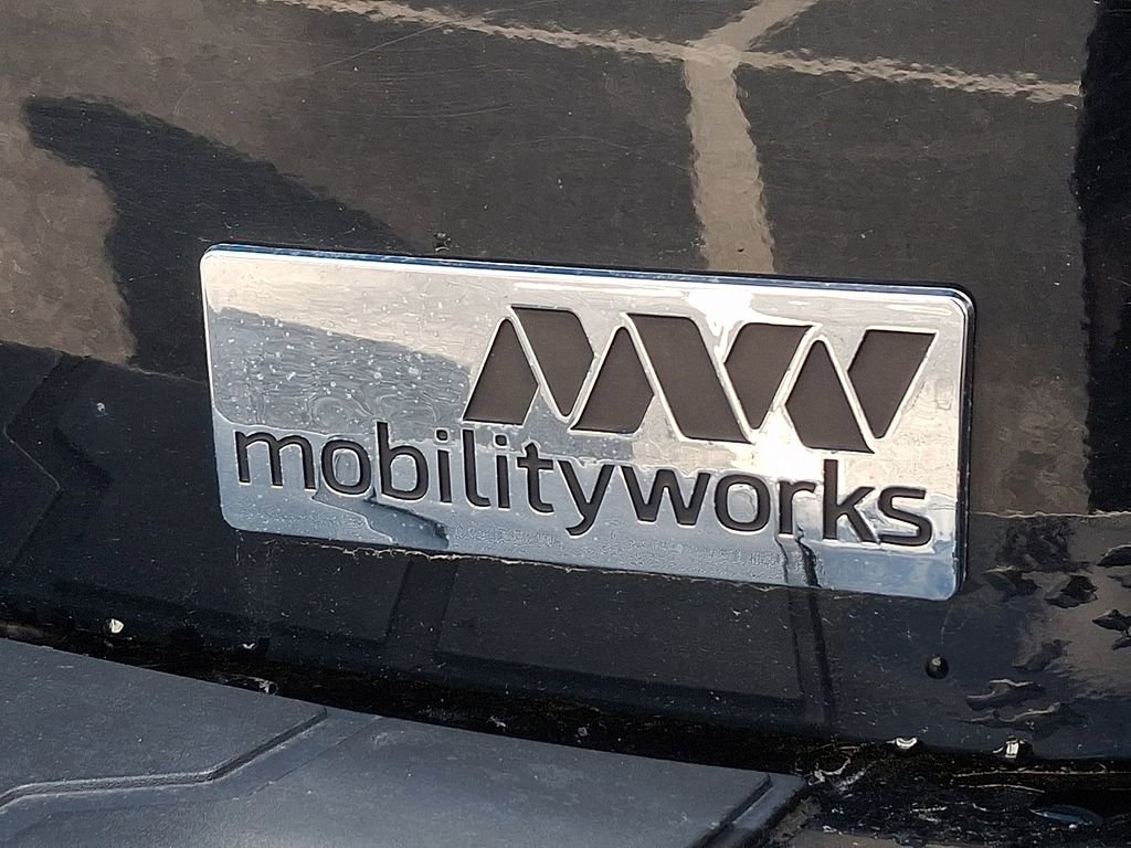 Used 2015 Honda Odyssey EX-L image 32