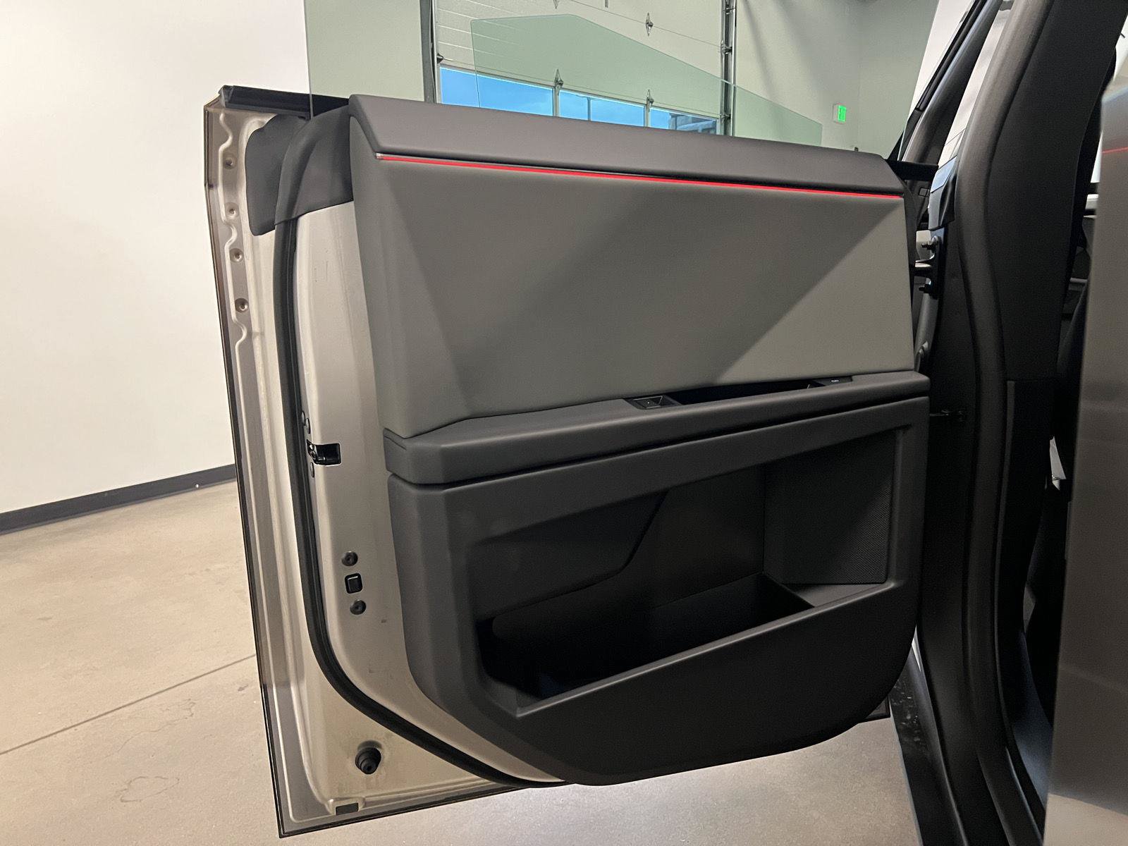 Used 2026 Tesla Cybertruck AWD Crew Cab image 34