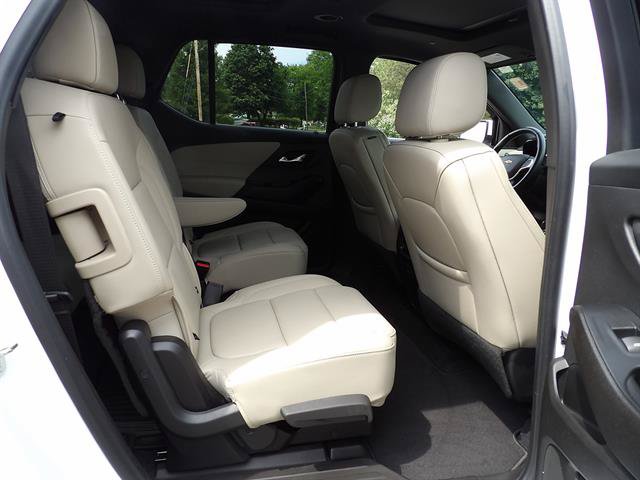 Certified 2022 Chevrolet Traverse LT w/ LT Premium Package FWD image 37