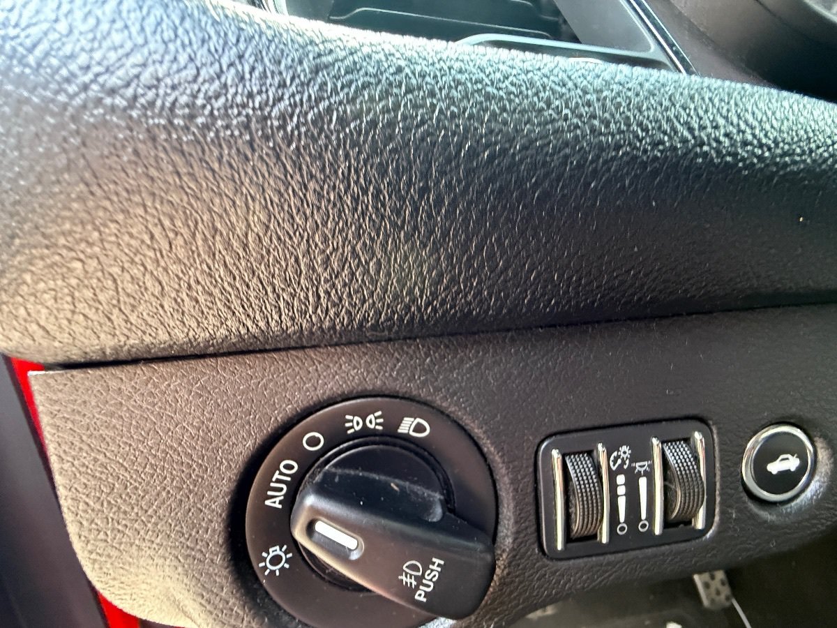 Used 2015 Dodge Challenger R/T Scat Pack RWD image 20