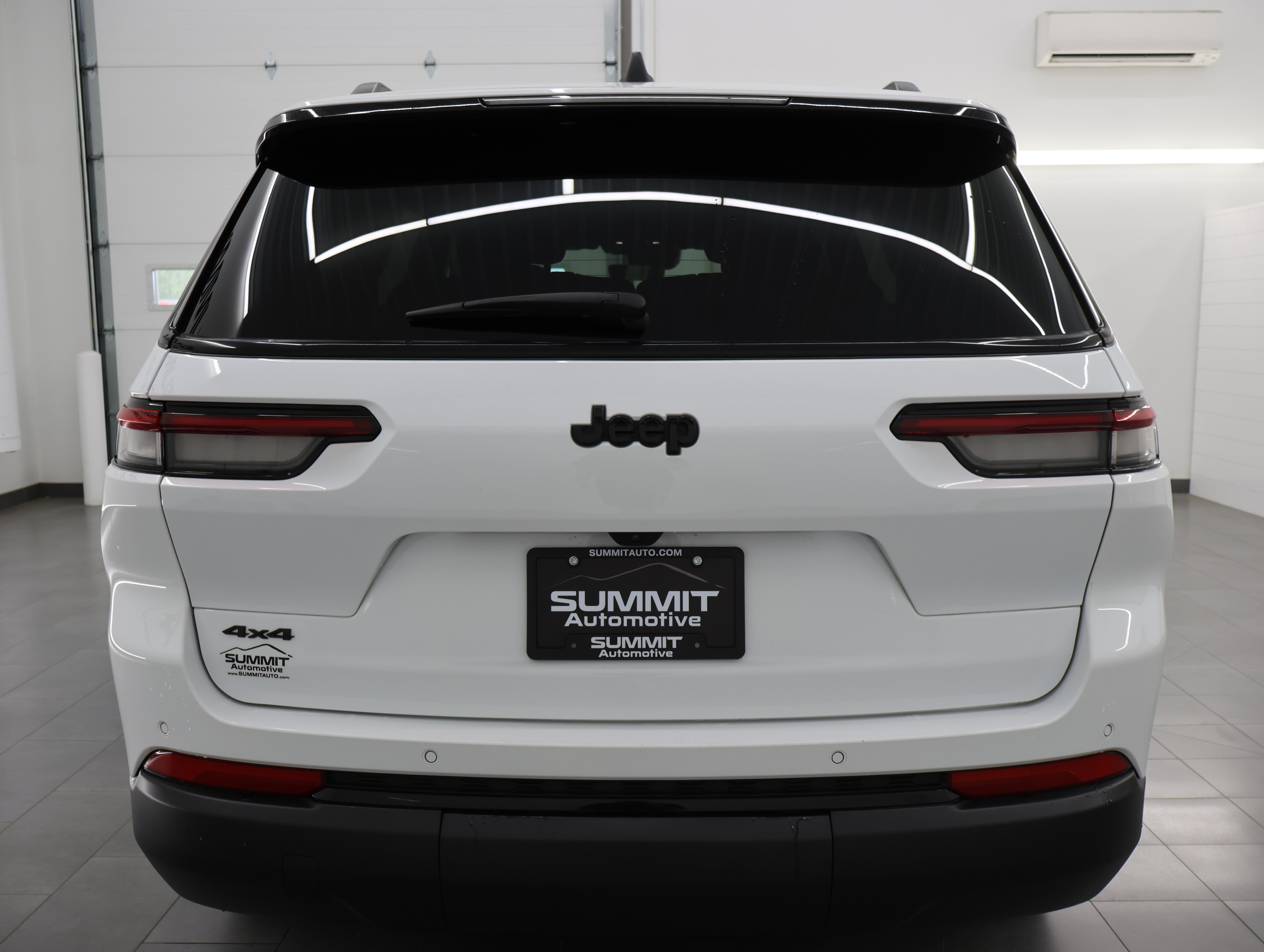 Used 2025 Jeep Grand Cherokee L Altitude AWD/4WD image 31