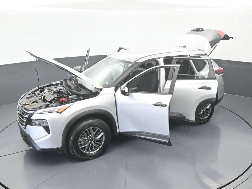 Used 2024 Nissan Rogue S FWD image 57