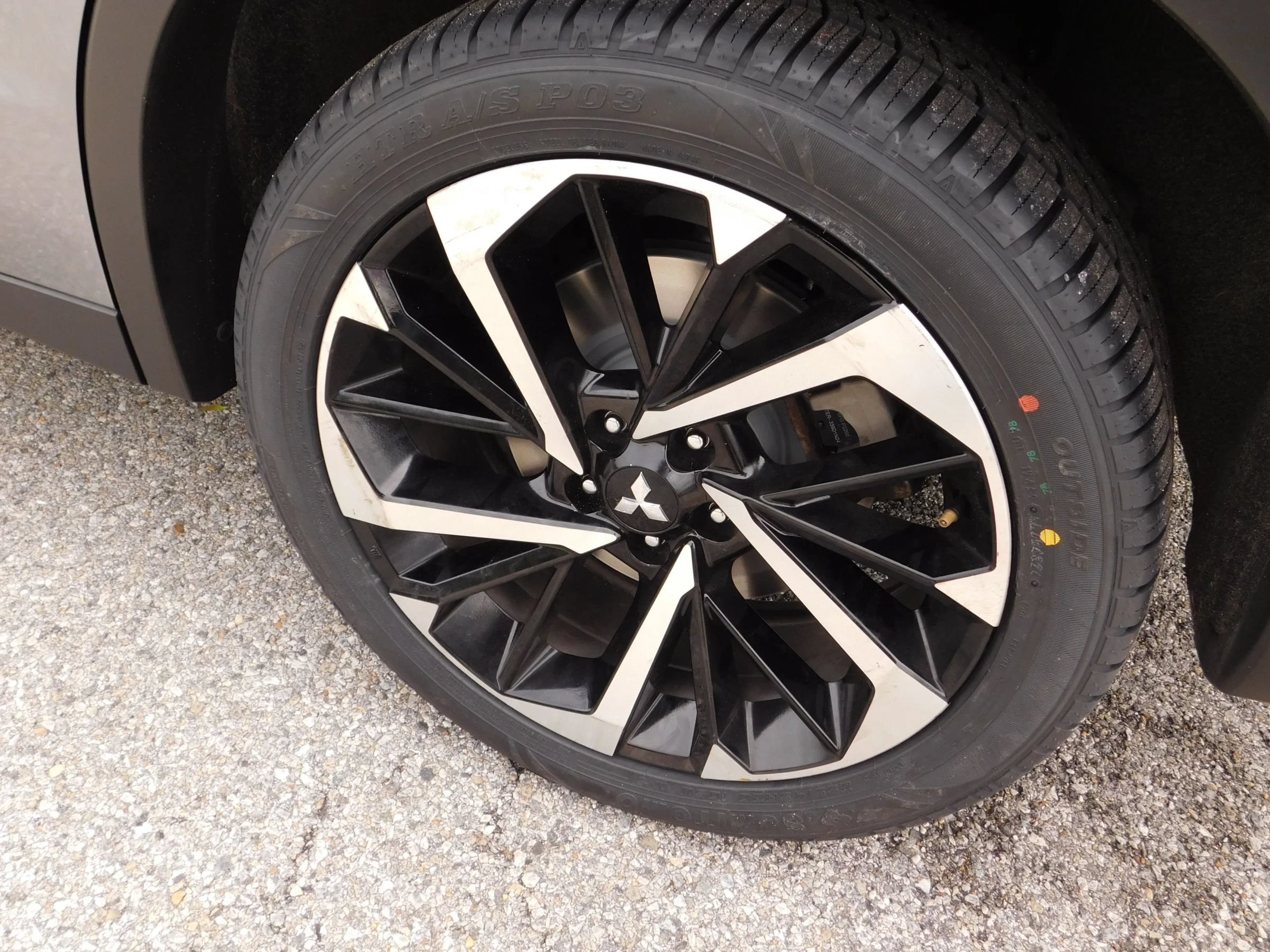 Used 2023 Mitsubishi Outlander SE FWD image 10