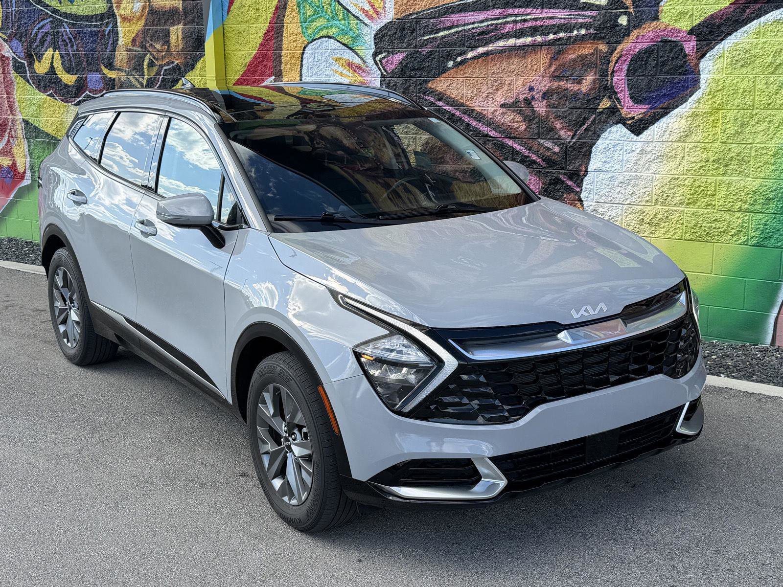 Used 2023 Kia Sportage SX image 2