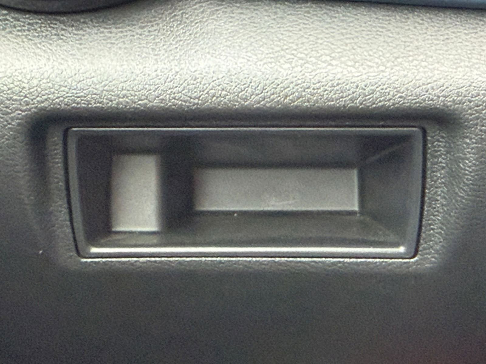 Used 2025 Nissan Versa SV FWD image 32