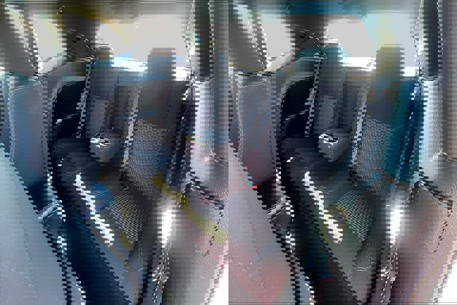 Used 2021 Dodge Challenger SXT image 25