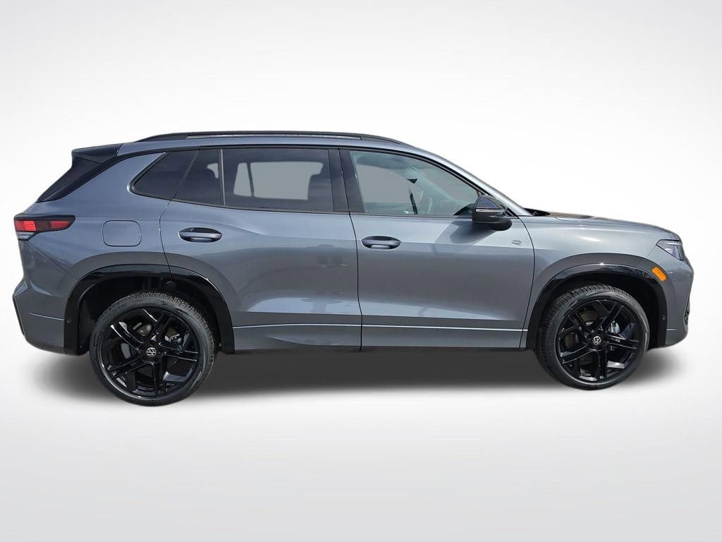 New 2026 Volkswagen Tiguan SE R-Line AWD/4WD image 4