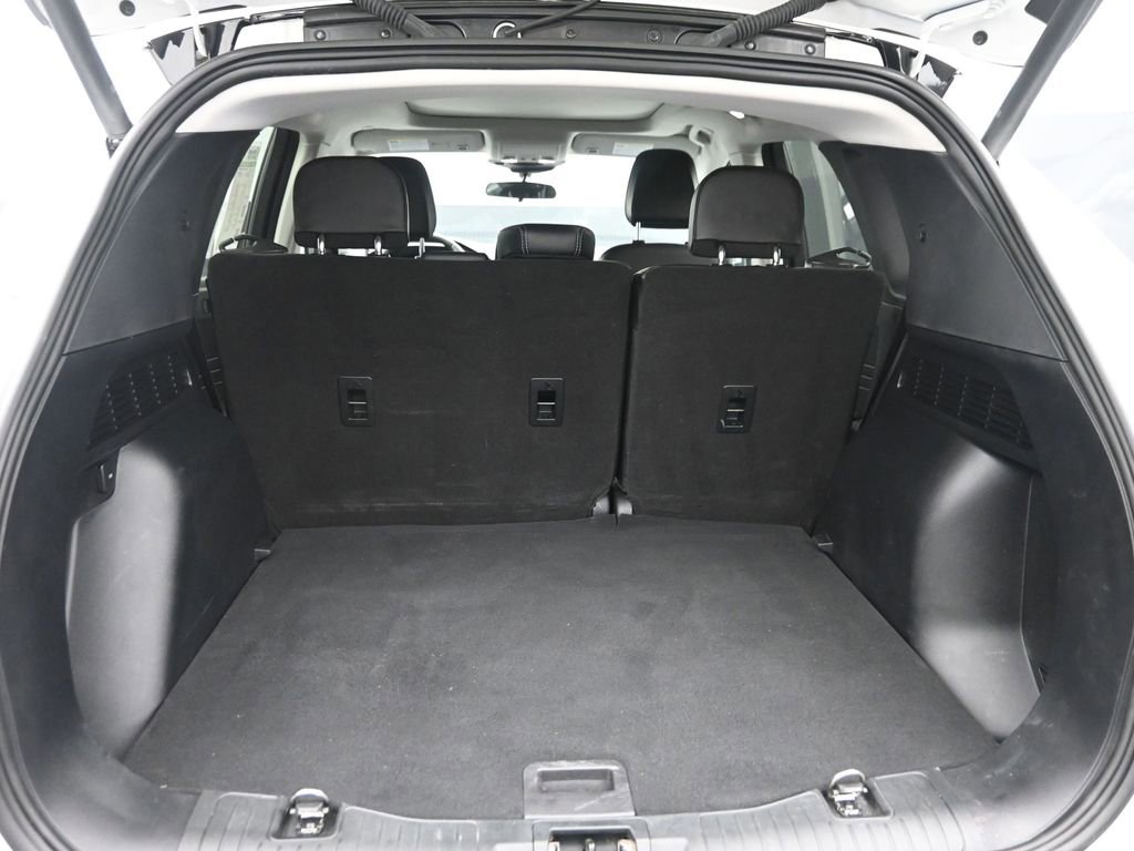 Used 2022 Ford Escape SEL w/ Technology Package FWD image 11