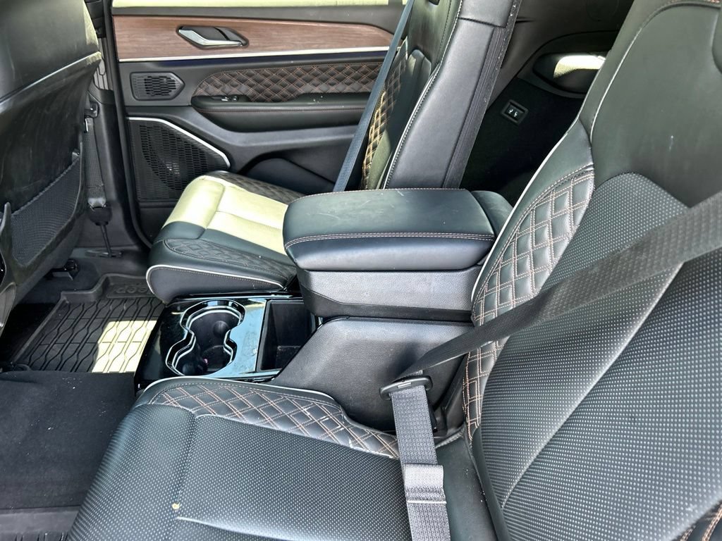 Used 2025 Jeep Grand Cherokee L Summit AWD/4WD image 10