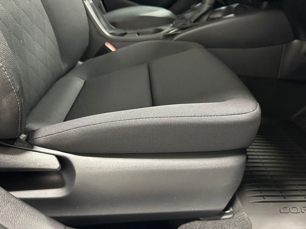 Used 2026 Toyota Corolla LE FWD image 58