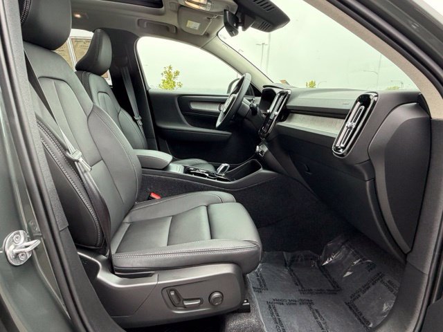 Used 2026 Volvo XC40 B5 Ultra w/ Climate Package AWD/4WD image 11