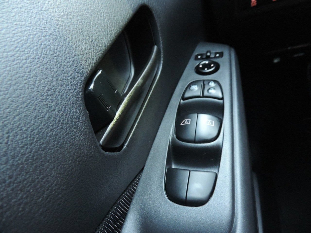 Certified 2025 Nissan Kicks Play S FWD image 24
