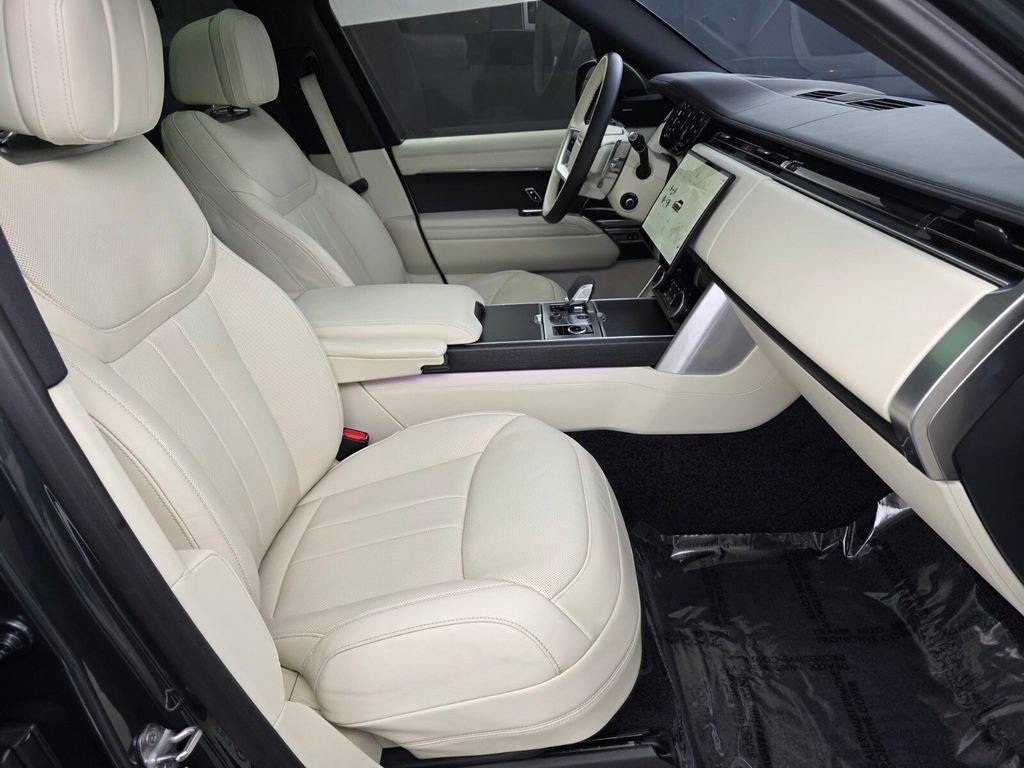Used 2023 Land Rover Range Rover SE image 28