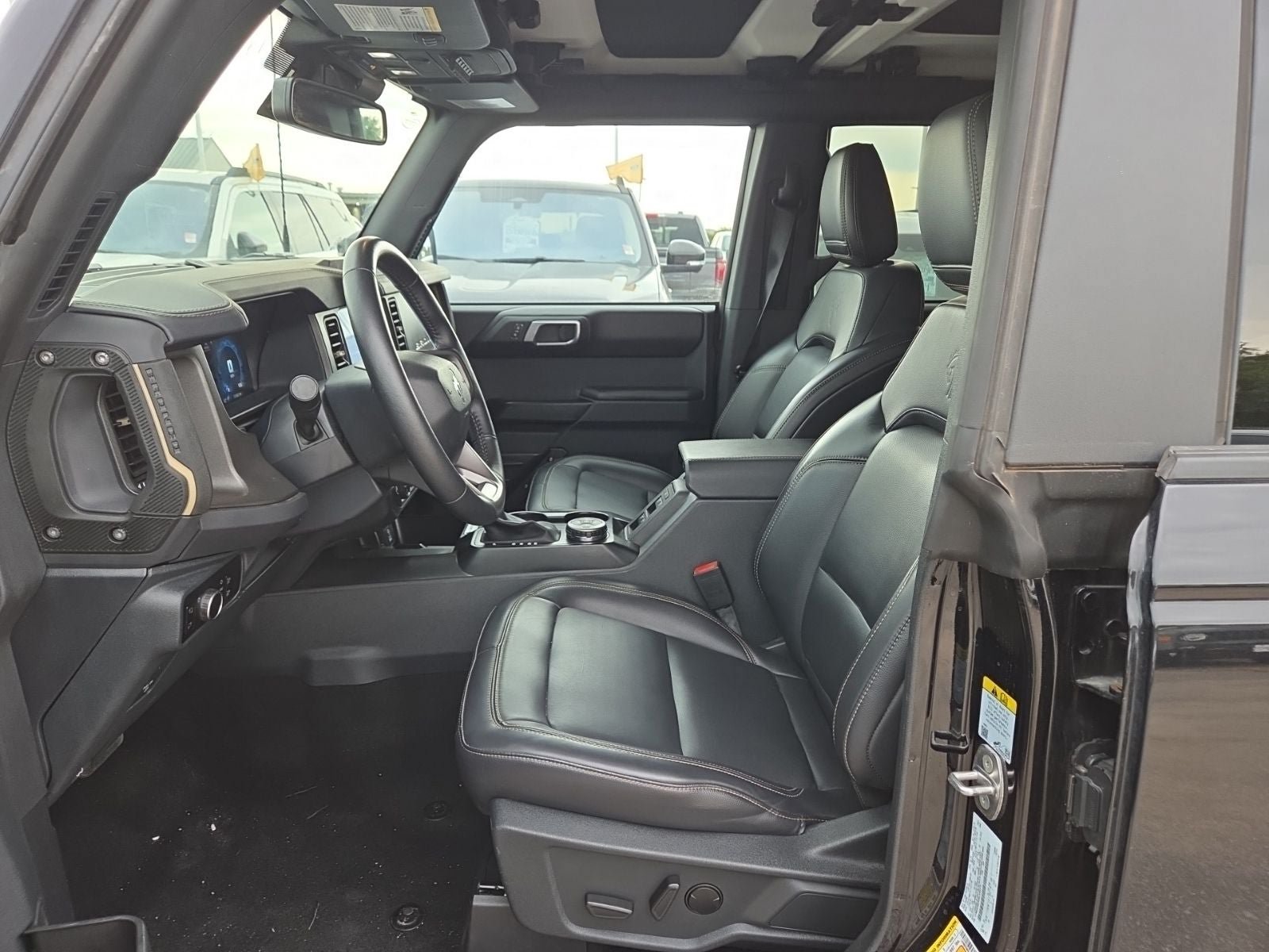 Used 2025 Ford Bronco Badlands AWD/4WD image 4