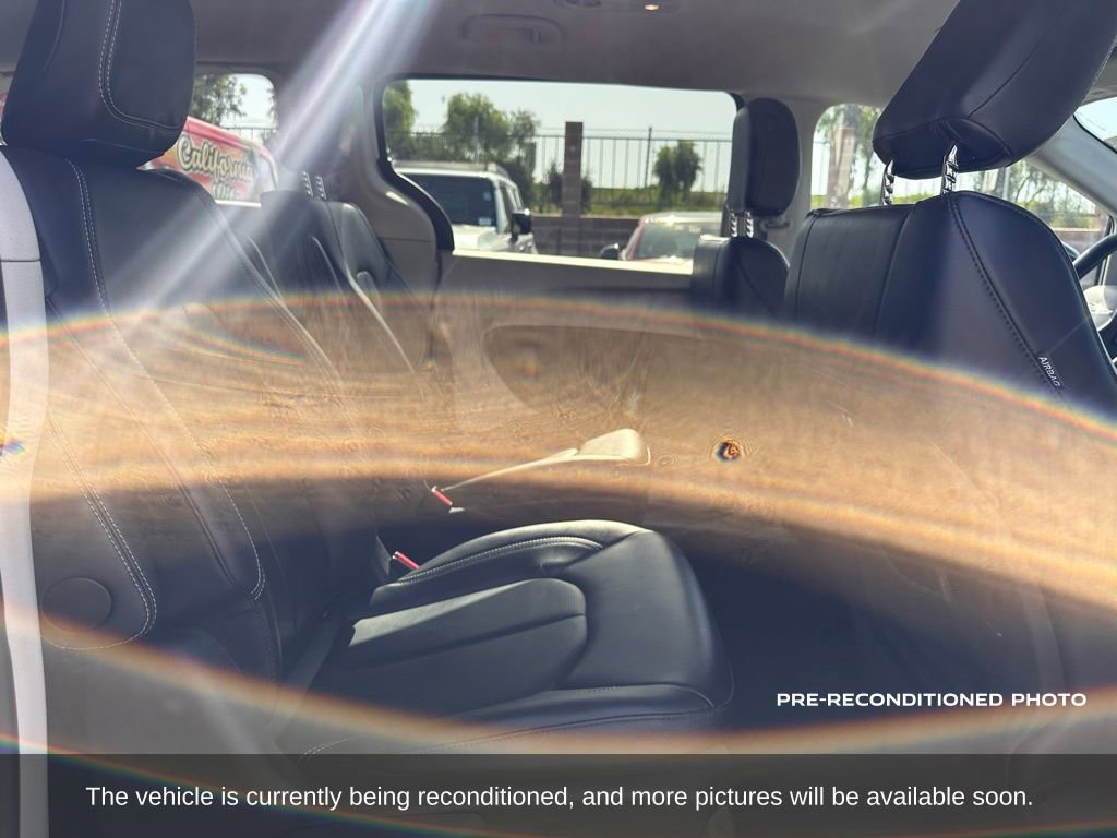 Used 2024 Chrysler Pacifica Select FWD image 16