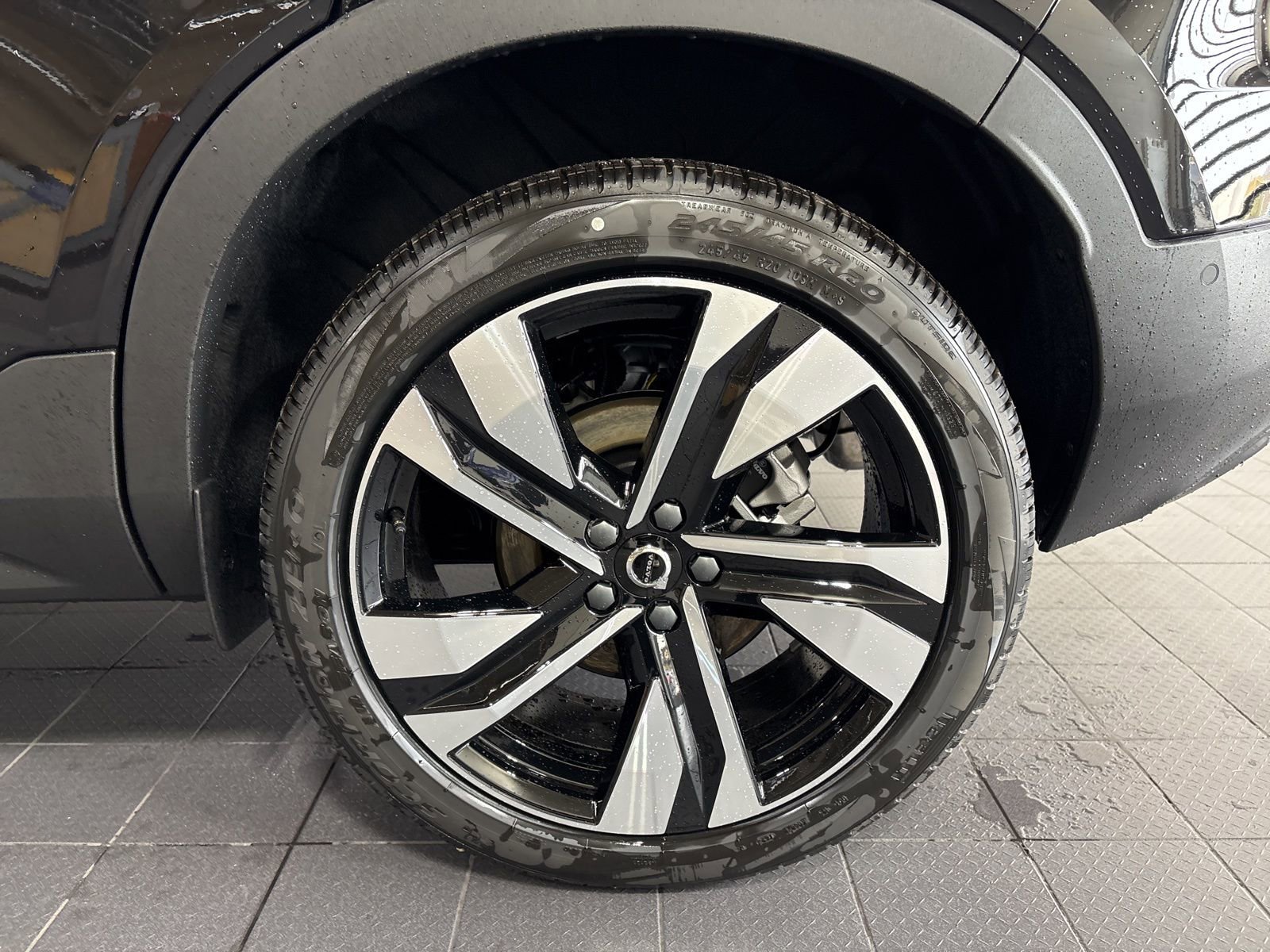 New 2025 Volvo XC40 B5 Plus w/ Protection Package Premier image 14