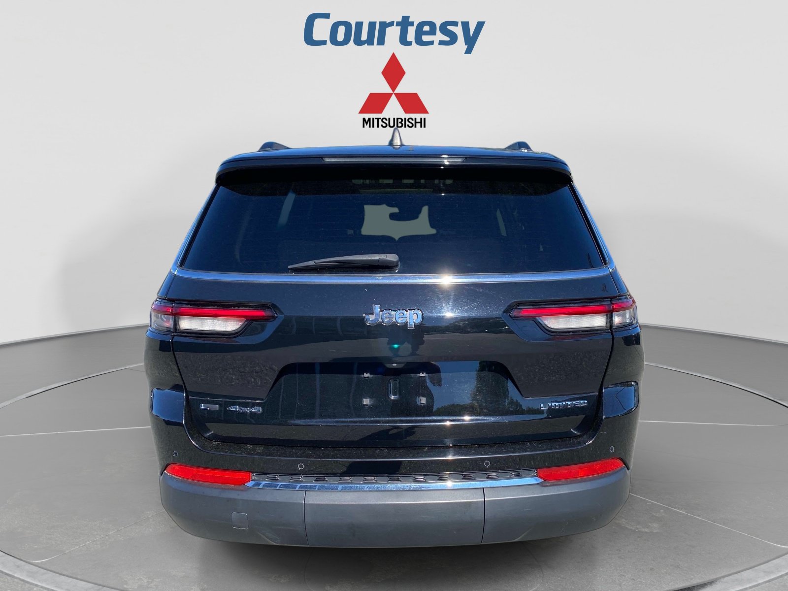 Used 2022 Jeep Grand Cherokee L Limited AWD/4WD image 4