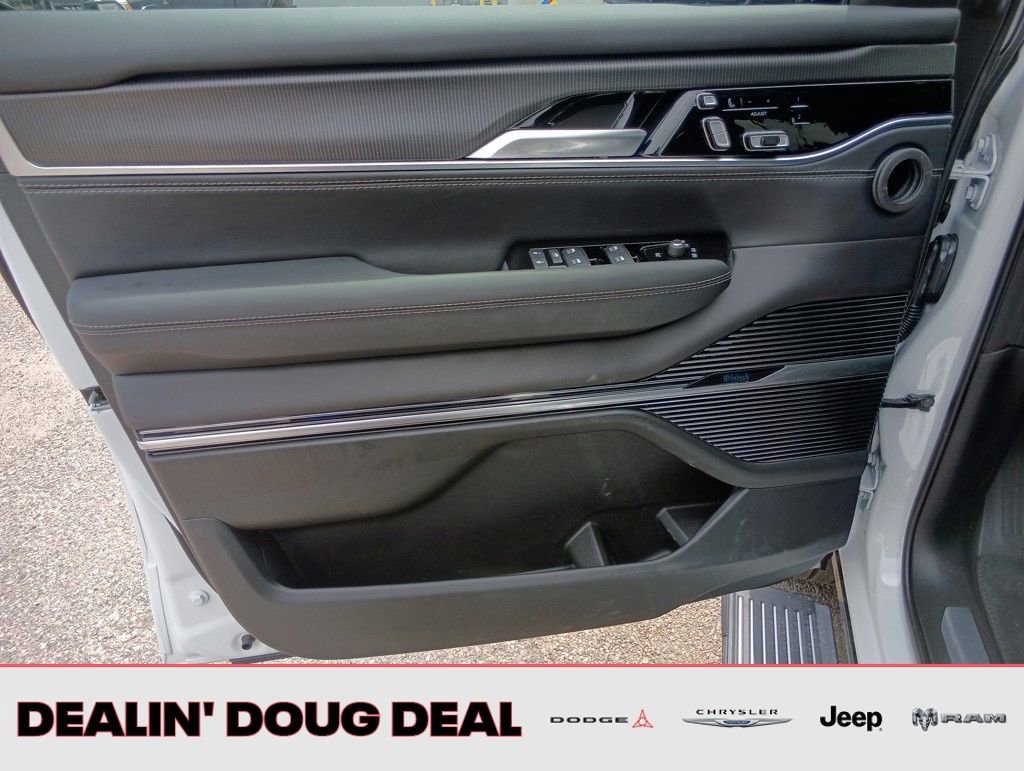 New 2025 Jeep Grand Wagoneer Series II Obsidian w/ Quick Order Packagew 28T image 11