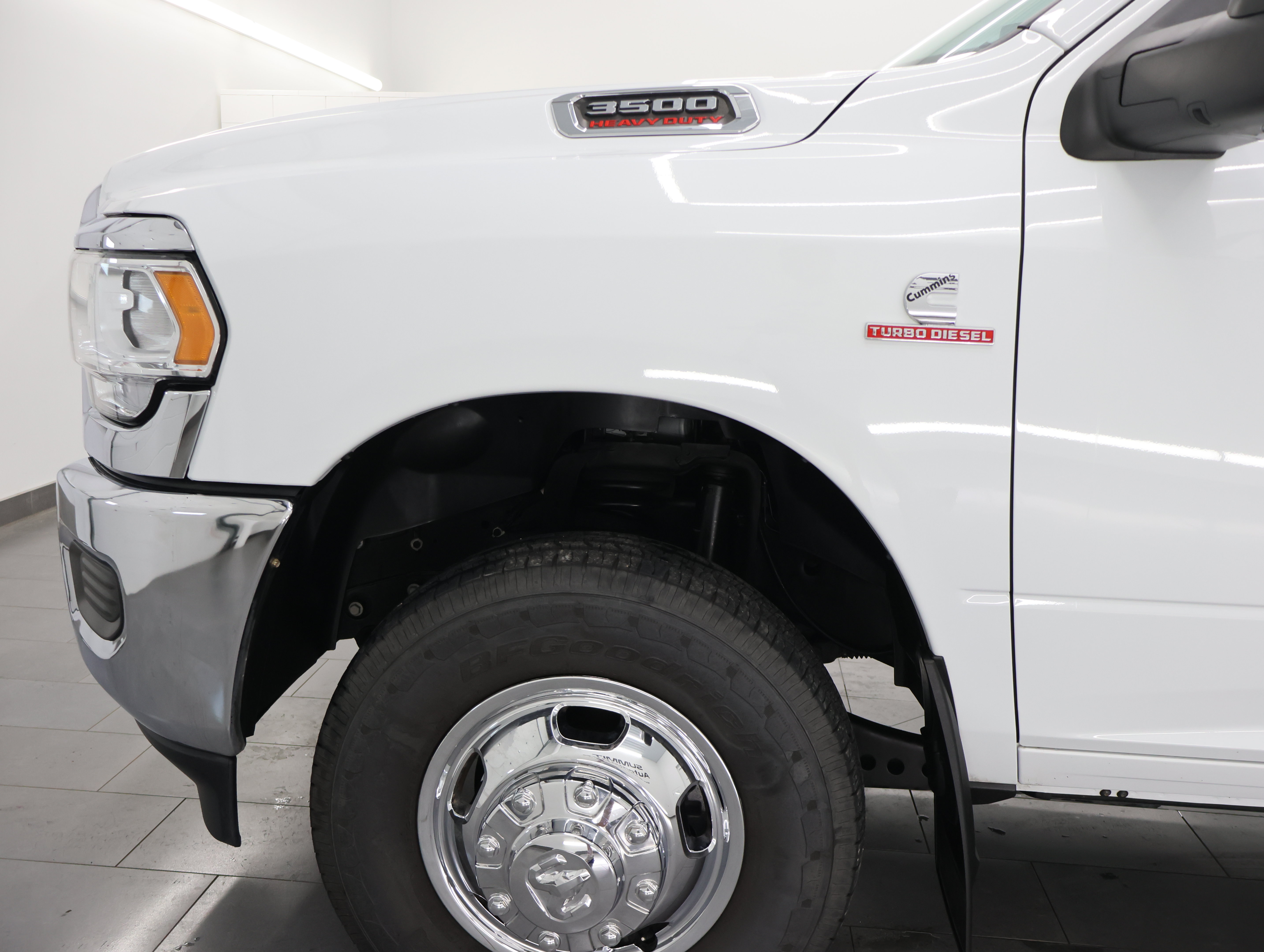 Used 2024 RAM 3500 Tradesman w/ Chrome Appearance Group AWD/4WD image 33