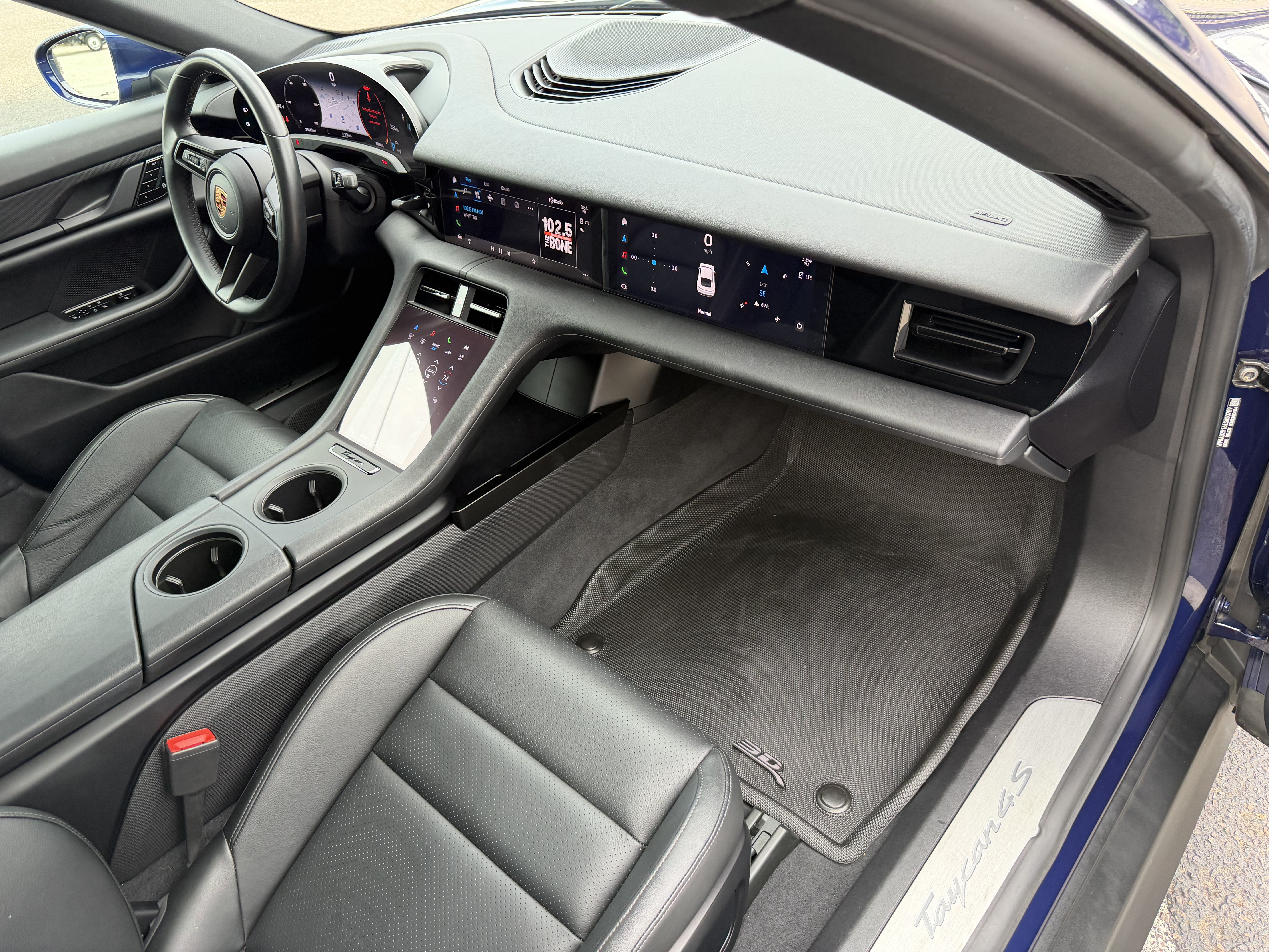 Used 2020 Porsche Taycan 4S AWD/4WD image 15