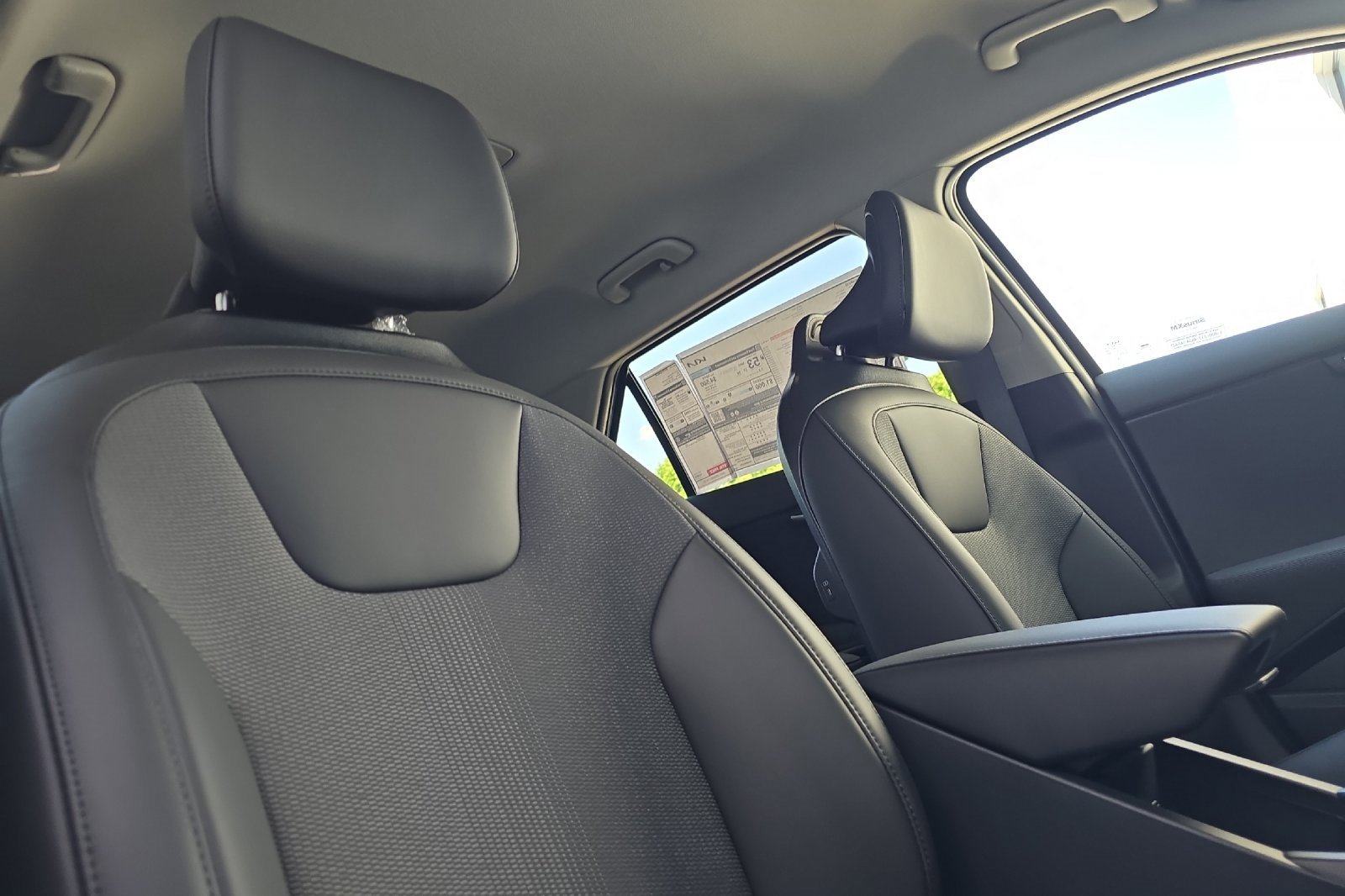 New 2025 Kia Niro EX image 13