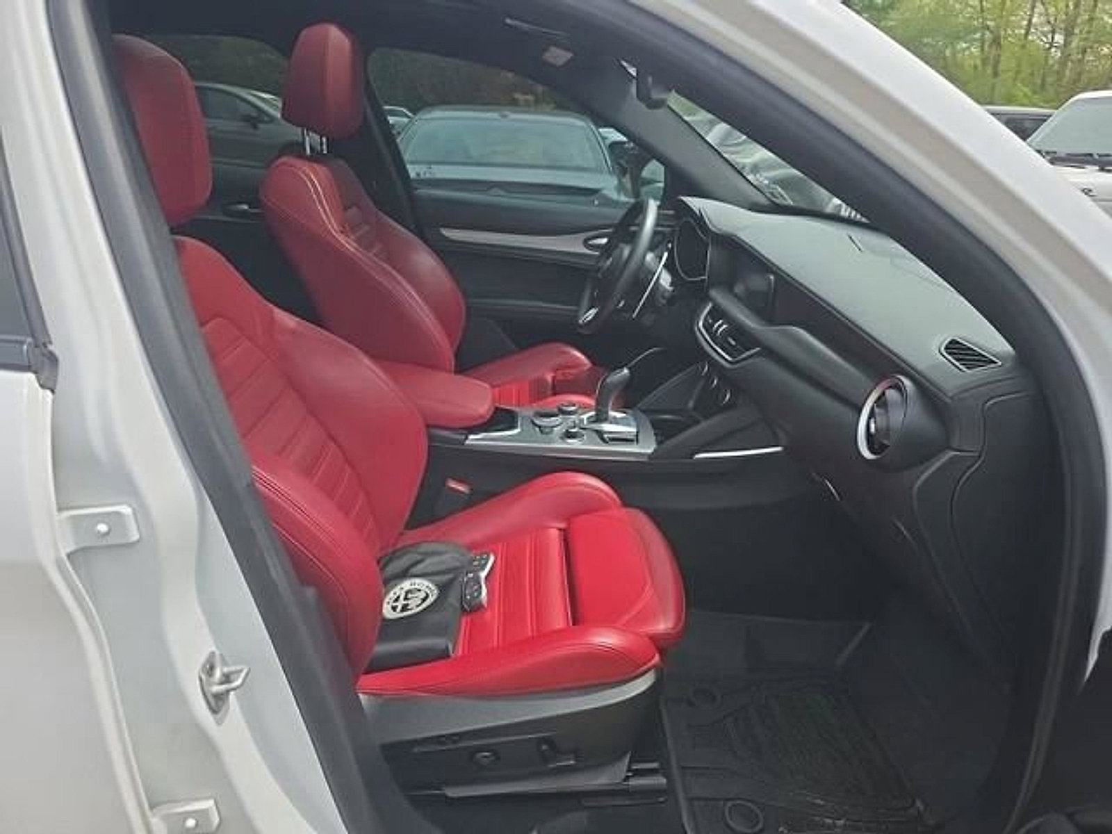 Used 2023 Alfa Romeo Stelvio Veloce AWD/4WD image 14