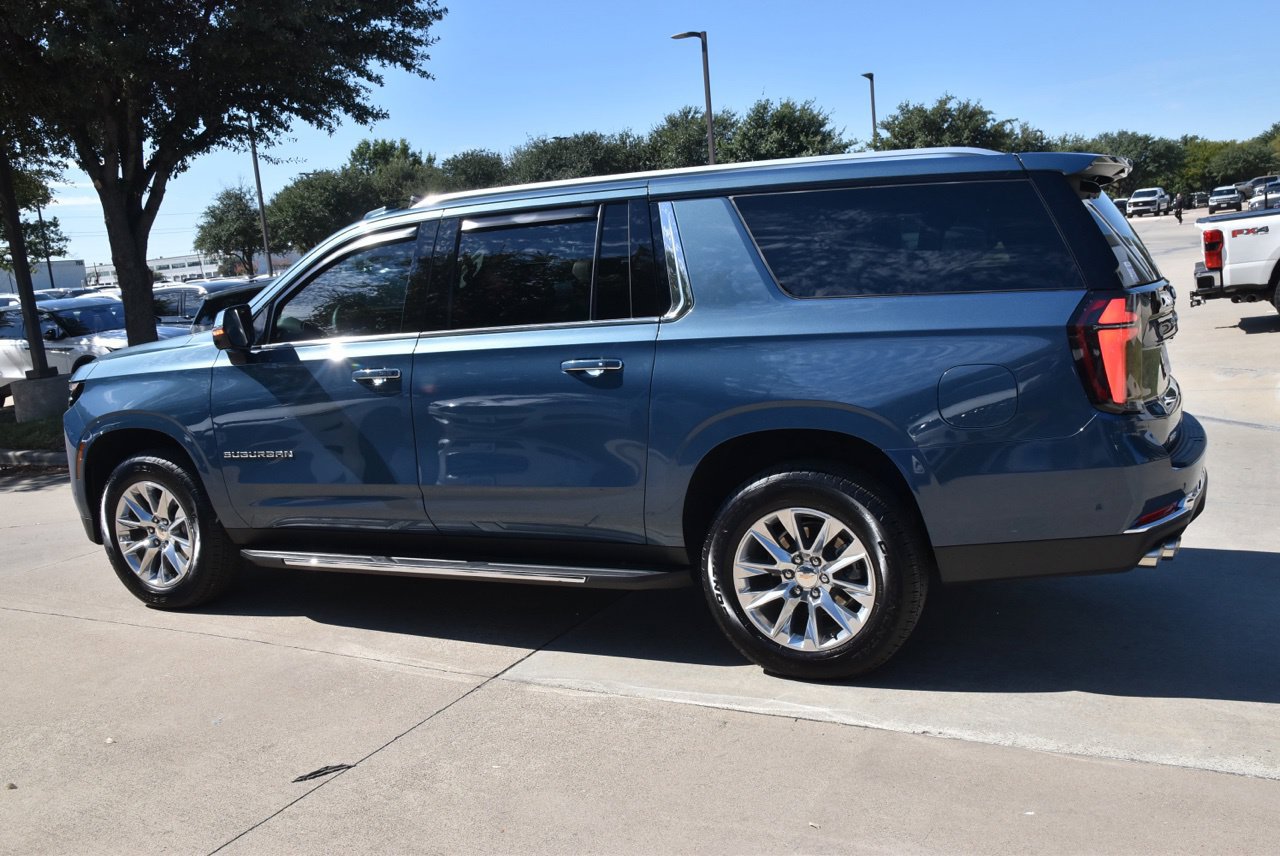 Used 2026 Chevrolet Suburban Premier RWD image 11