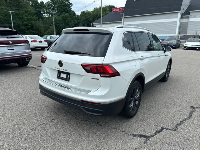 Certified 2023 Volkswagen Tiguan SE w/ Panoramic Sunroof Package AWD/4WD image 9