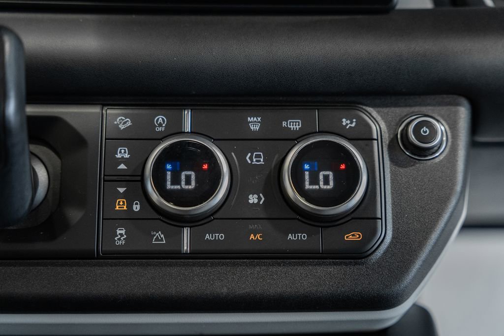 Used 2020 Land Rover Defender 110 HSE image 24