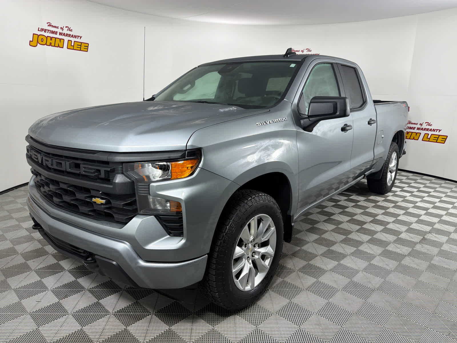 Used 2025 Chevrolet Silverado 1500 Custom image 1