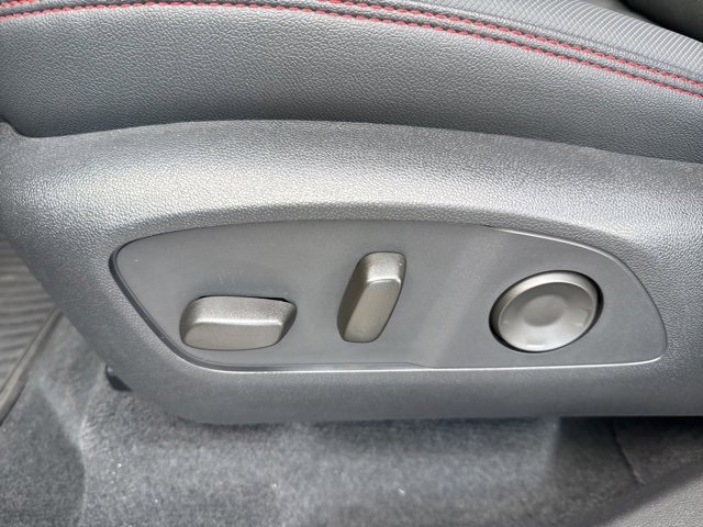 Used 2024 Chevrolet Traverse RS image 12