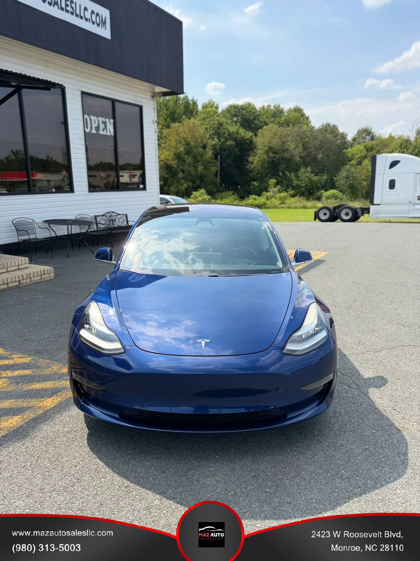 Used 2018 Tesla Model 3 Mid Range RWD image 2
