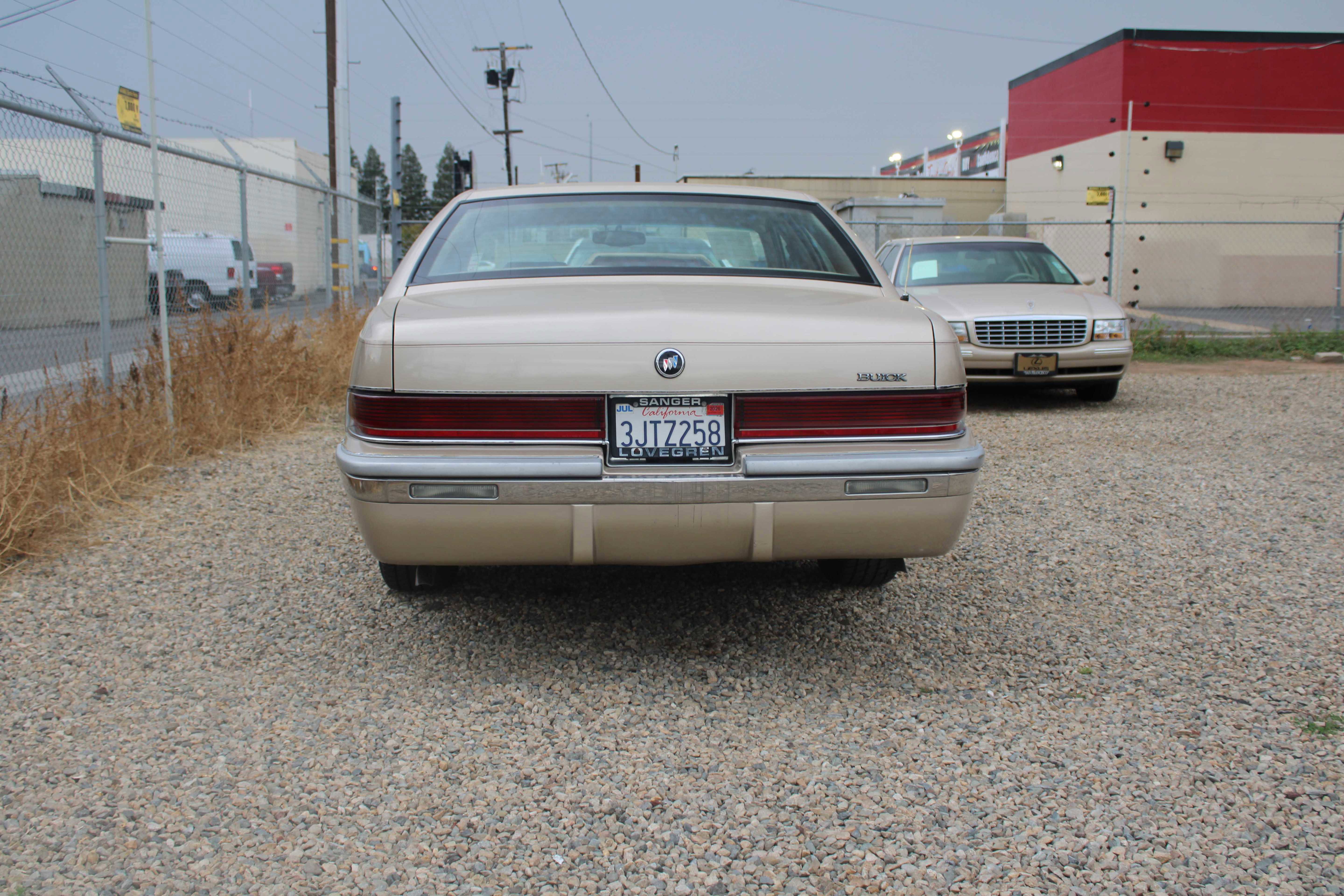 Used 1994 Buick Roadmaster Sedan image 2