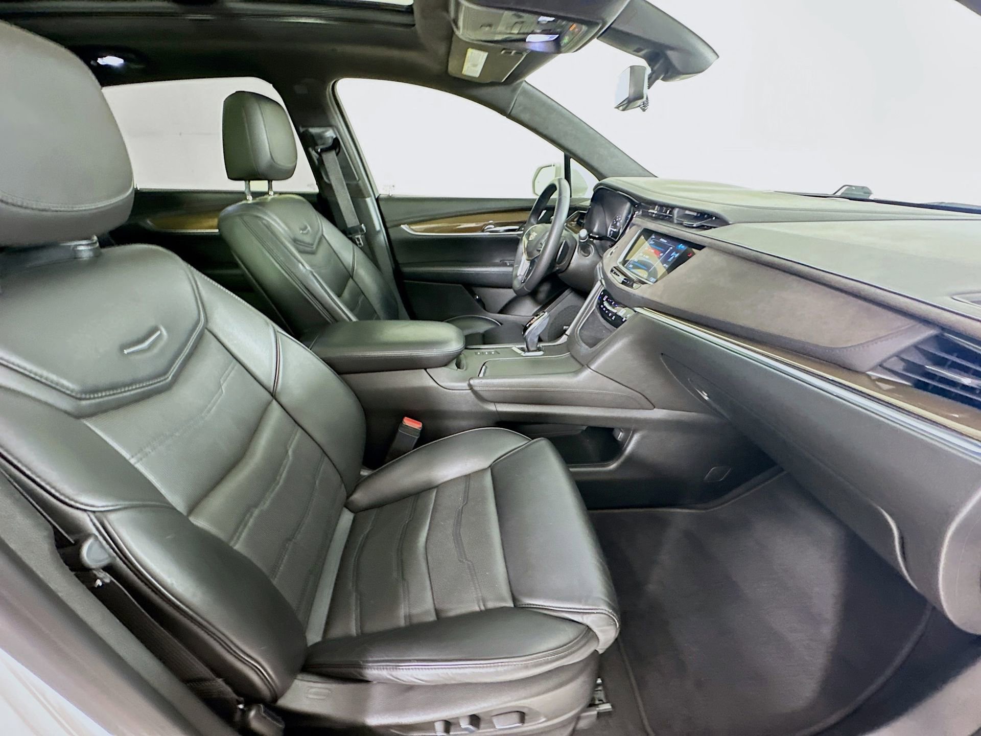 Used 2017 Cadillac XT5 Platinum image 30