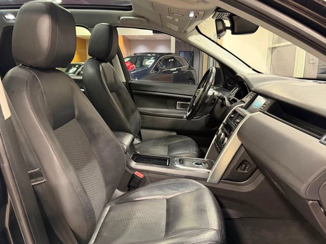 Used 2017 Land Rover Discovery Sport SE AWD/4WD image 23