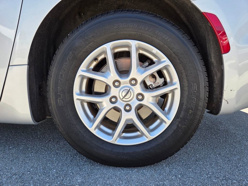 Used 2024 Chrysler Pacifica Touring-L image 17