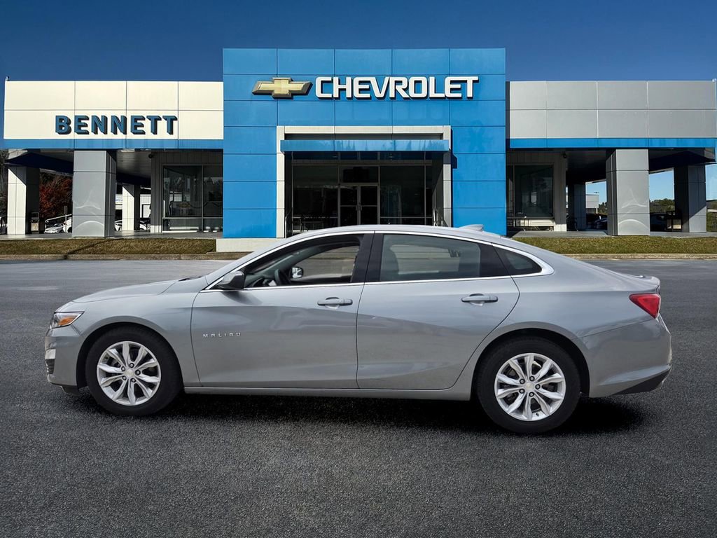 Used 2024 Chevrolet Malibu LT FWD image 3