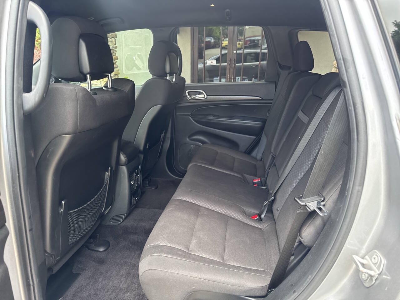 Used 2018 Jeep Grand Cherokee Laredo RWD image 10