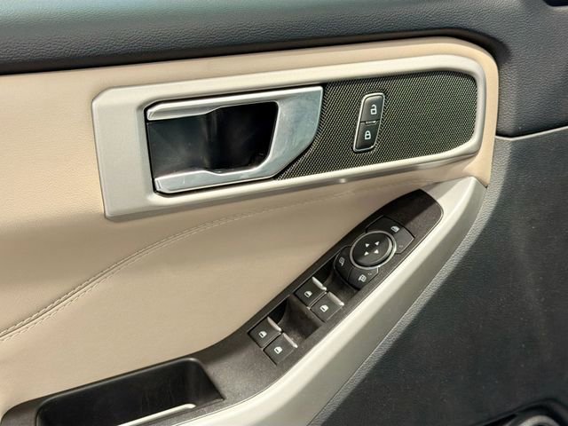 Used 2022 Ford Explorer XLT w/ Equipment Group 202A image 16