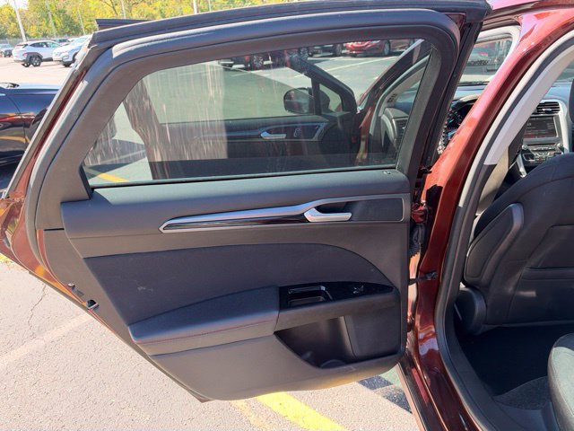 Used 2016 Ford Fusion SE FWD image 20
