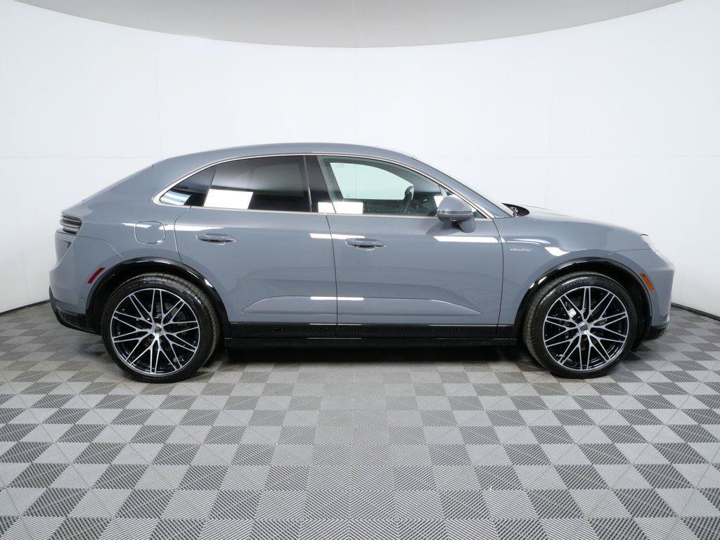 New 2026 Porsche Macan Turbo Electric AWD/4WD image 24