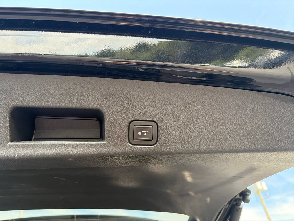 Used 2026 Chevrolet Traverse LT AWD/4WD image 35