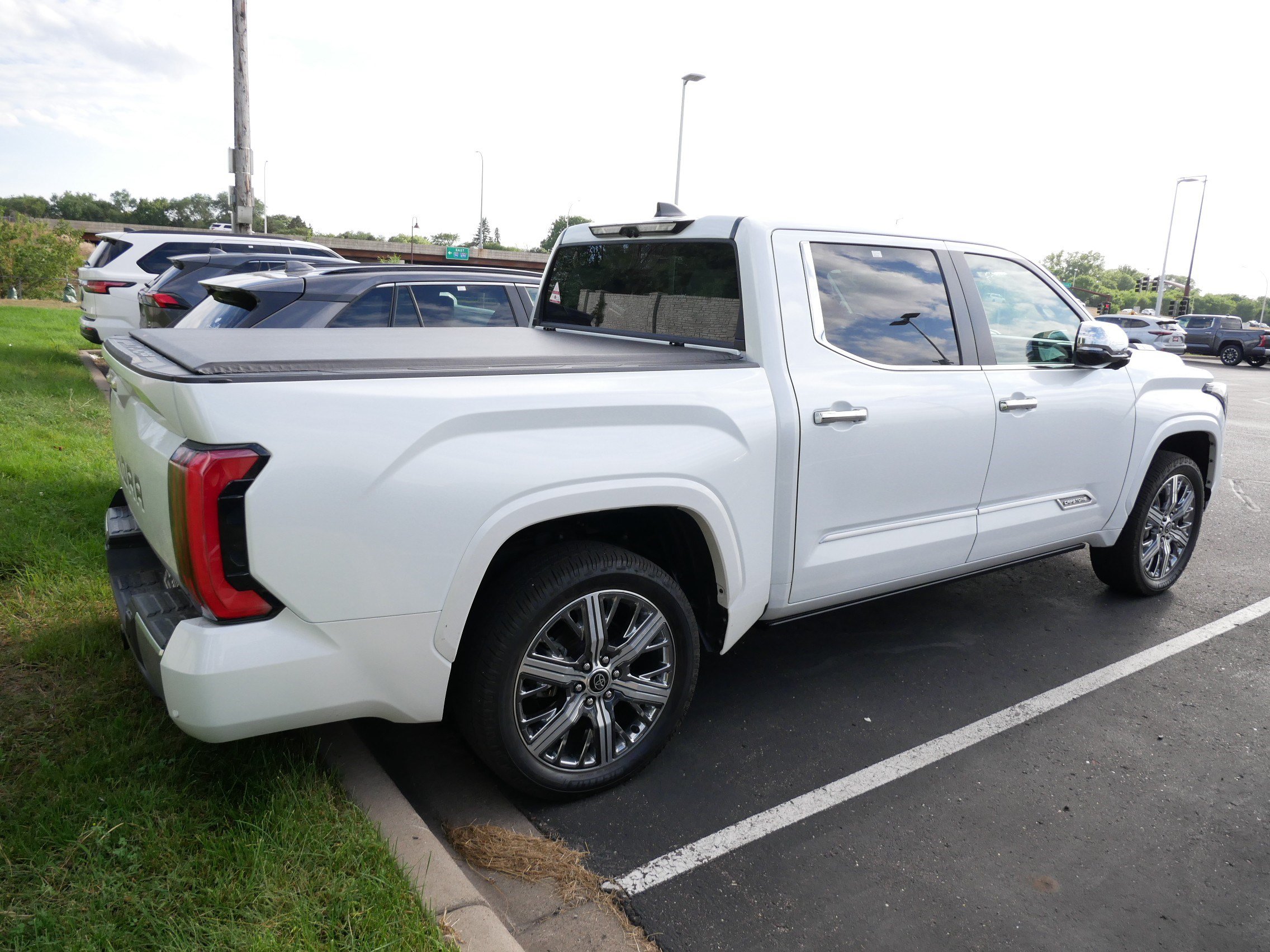 Used 2024 Toyota Tundra Capstone AWD/4WD image 6