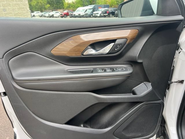 Used 2020 GMC Terrain SLE w/ Driver Convenience Package FWD image 16