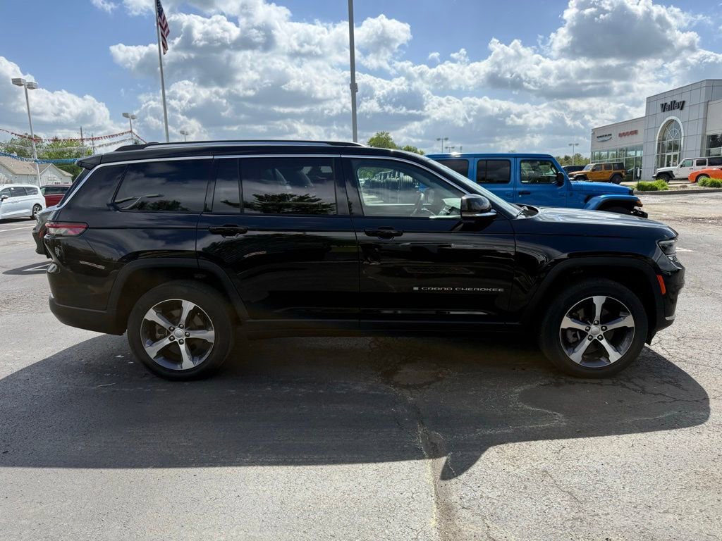 Used 2023 Jeep Grand Cherokee L Limited AWD/4WD image 2