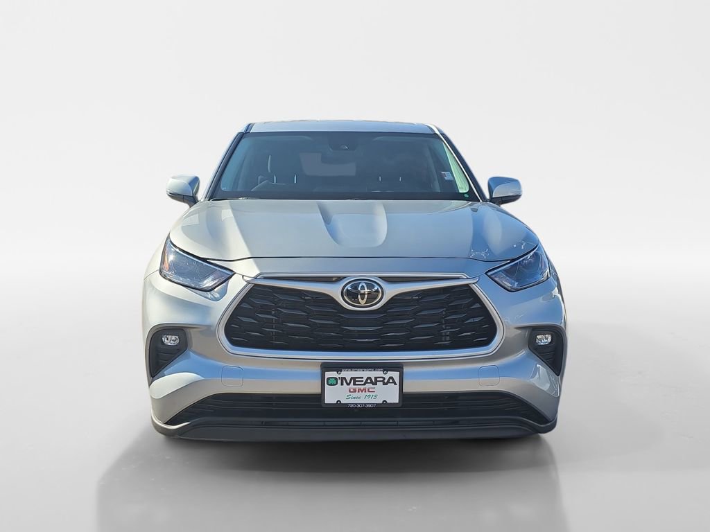 Used 2024 Toyota Highlander LE image 9
