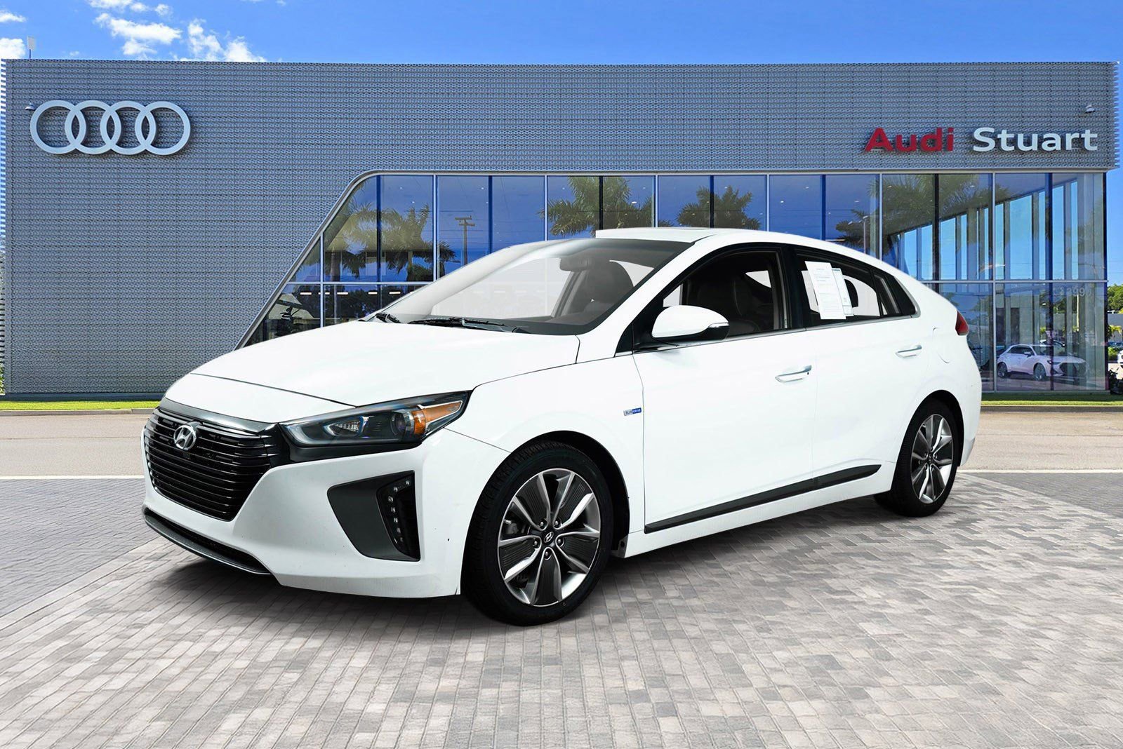 Used 2017 Hyundai Ioniq Limited image 3