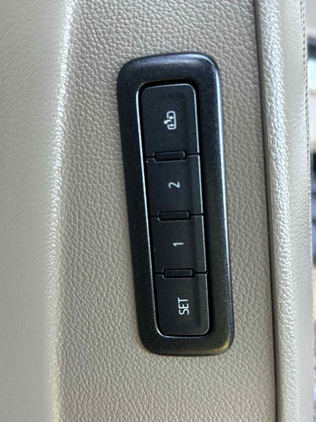 Used 2019 Chevrolet Suburban LT AWD/4WD image 31