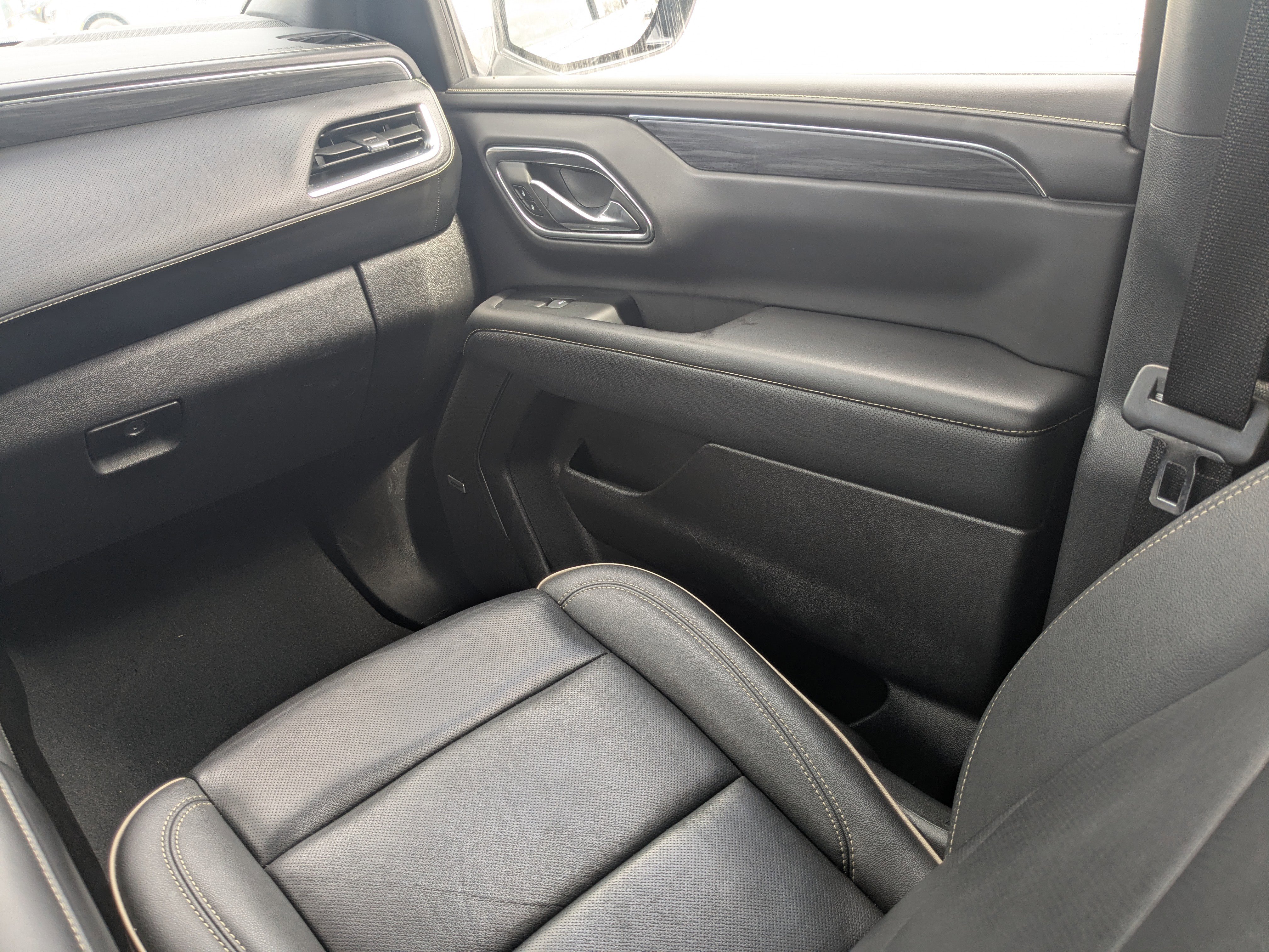 Used 2024 GMC Yukon SLT image 24