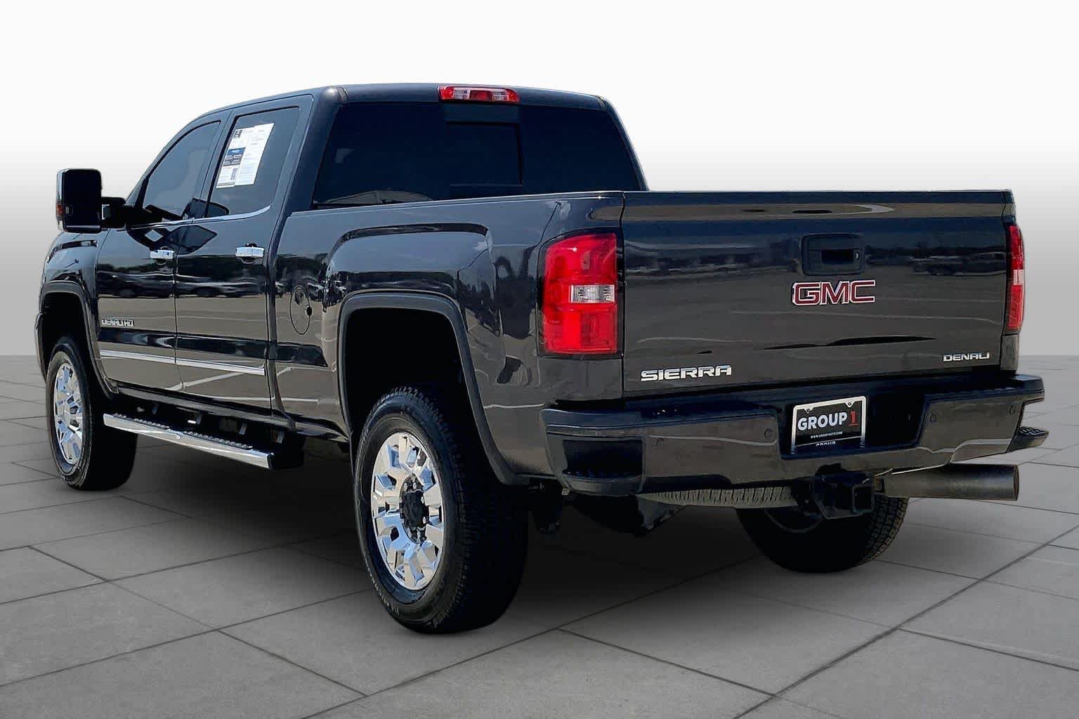 Used 2015 GMC Sierra 2500 Denali w/ Duramax Plus Package AWD/4WD image 12